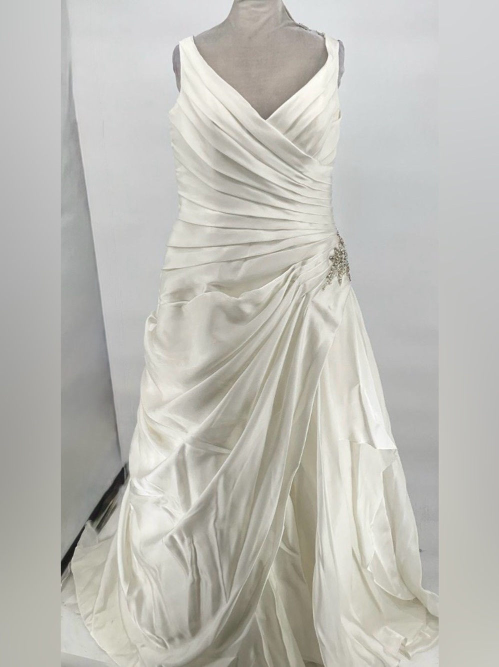 👰‍♀️Elegant A-Line Ruched Wedding Dress by Maggie Sottero, Sz 16, MSRP $1200